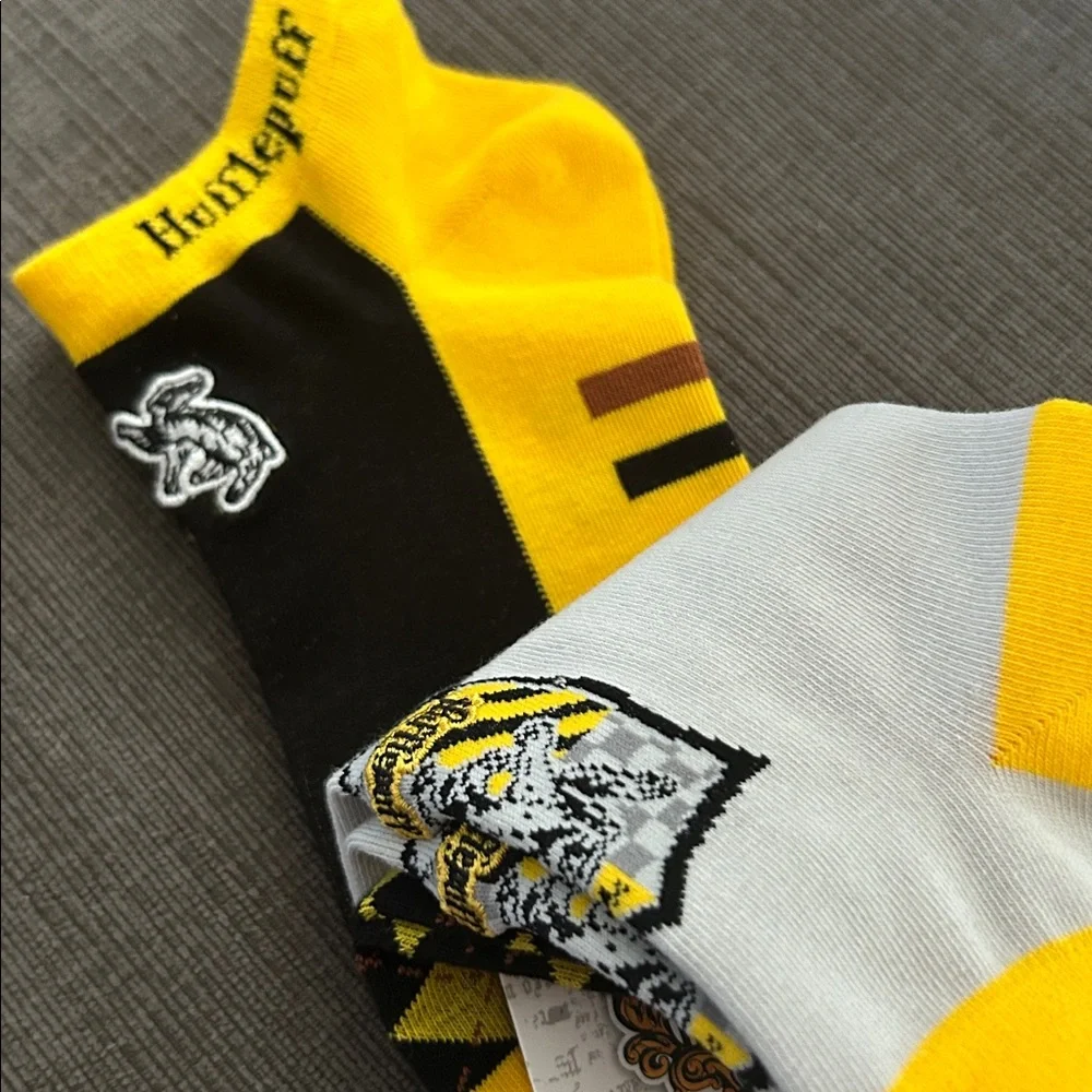 Harry Potter Hufflepuff Socks 3pack 6-8.5 NWT